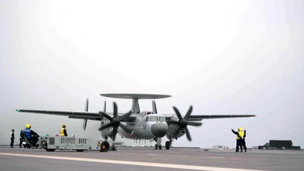 神机策 又一次突破！福建舰迎喜讯，空警600、歼35、歼15T完成弹射起飞